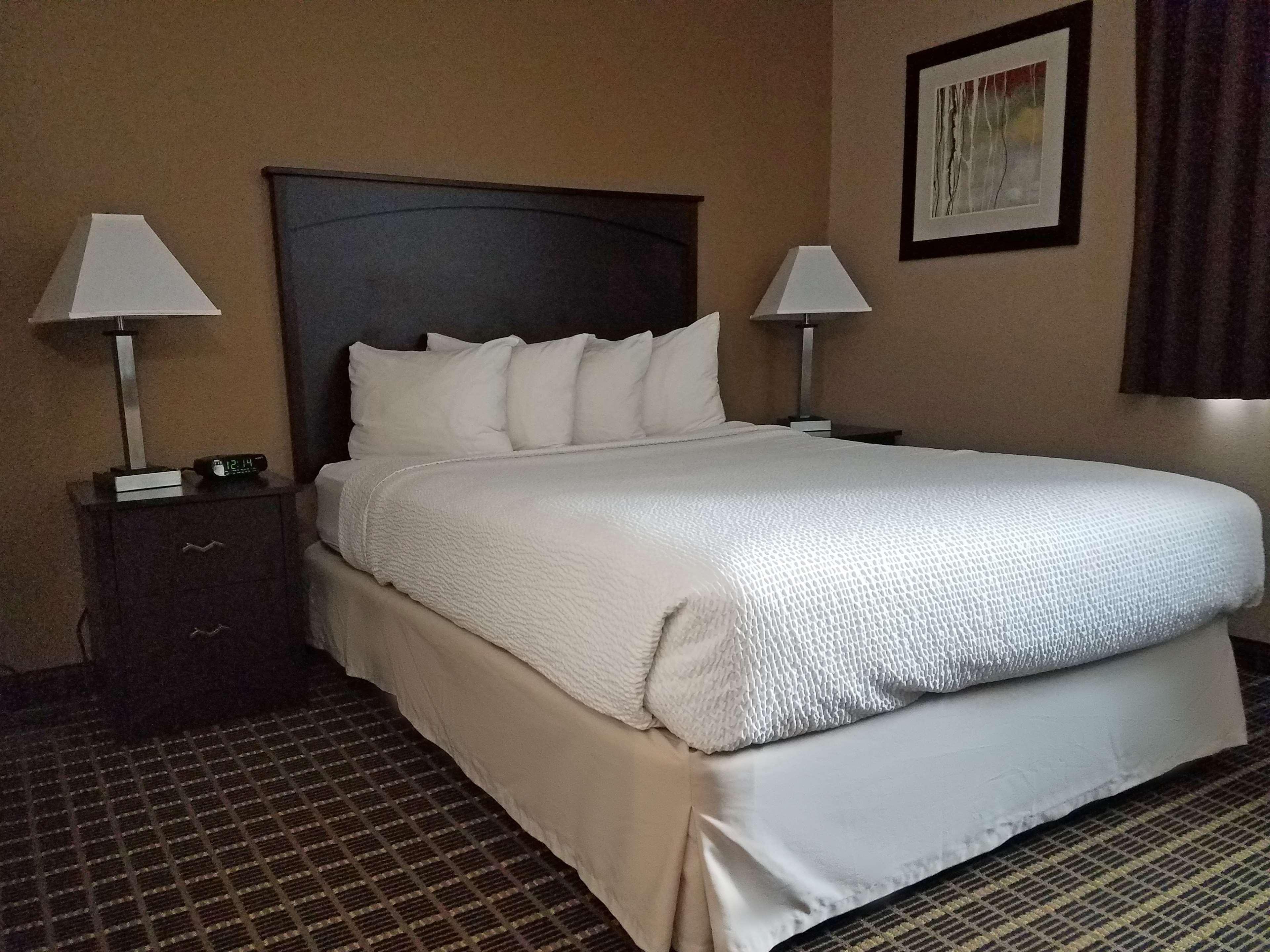 Americas Best Value Inn And Suites Μπίσμπαρκ Εξωτερικό φωτογραφία