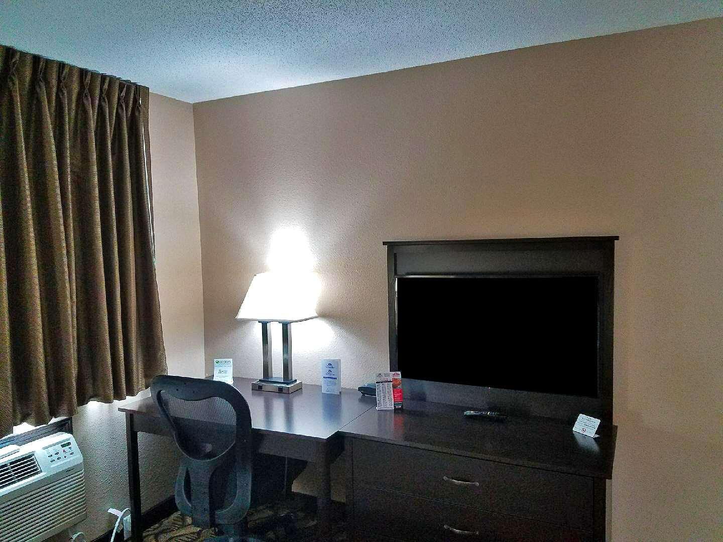 Americas Best Value Inn And Suites Μπίσμπαρκ Εξωτερικό φωτογραφία