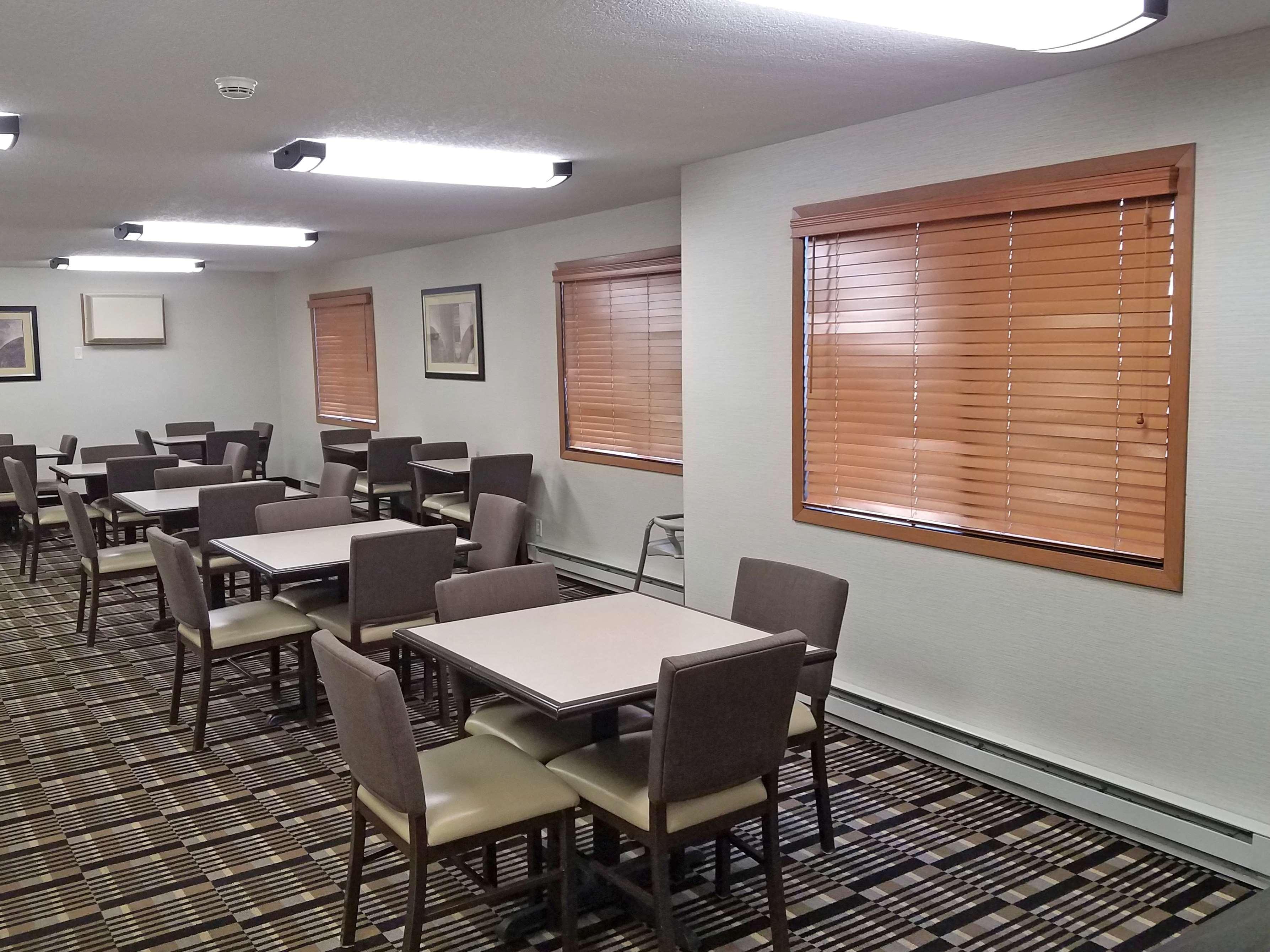 Americas Best Value Inn And Suites Μπίσμπαρκ Εξωτερικό φωτογραφία