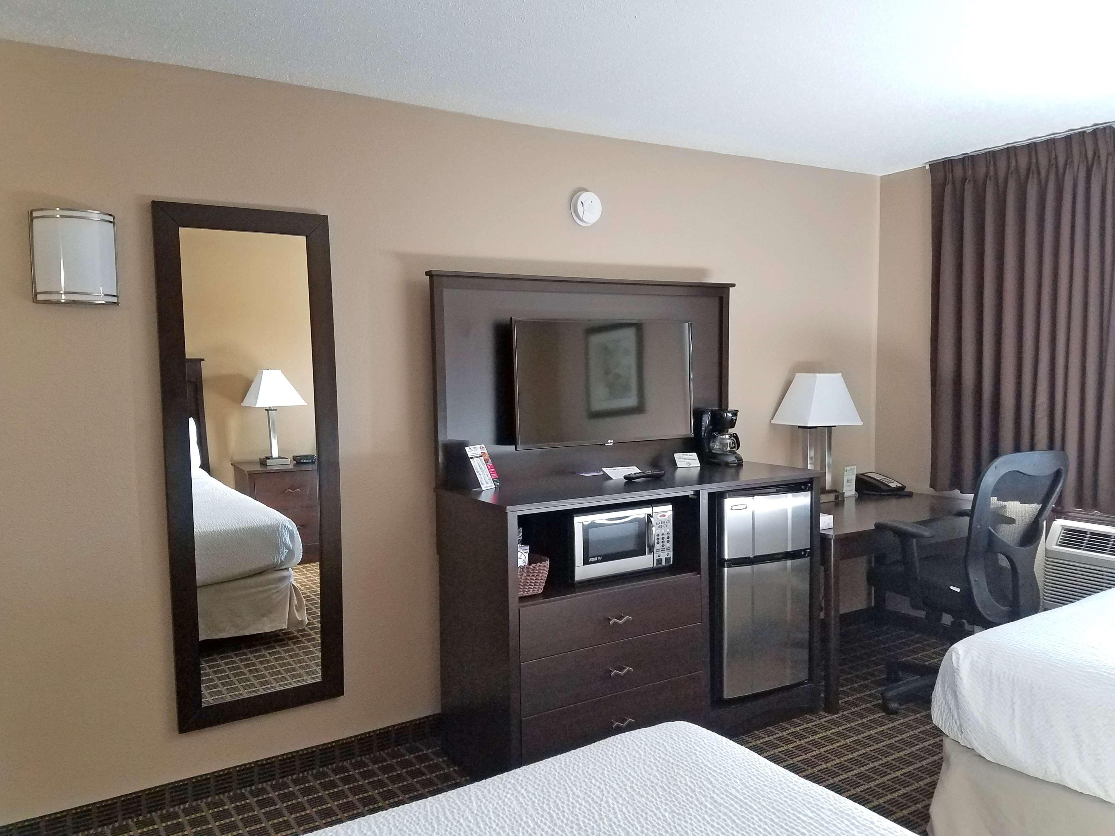 Americas Best Value Inn And Suites Μπίσμπαρκ Εξωτερικό φωτογραφία