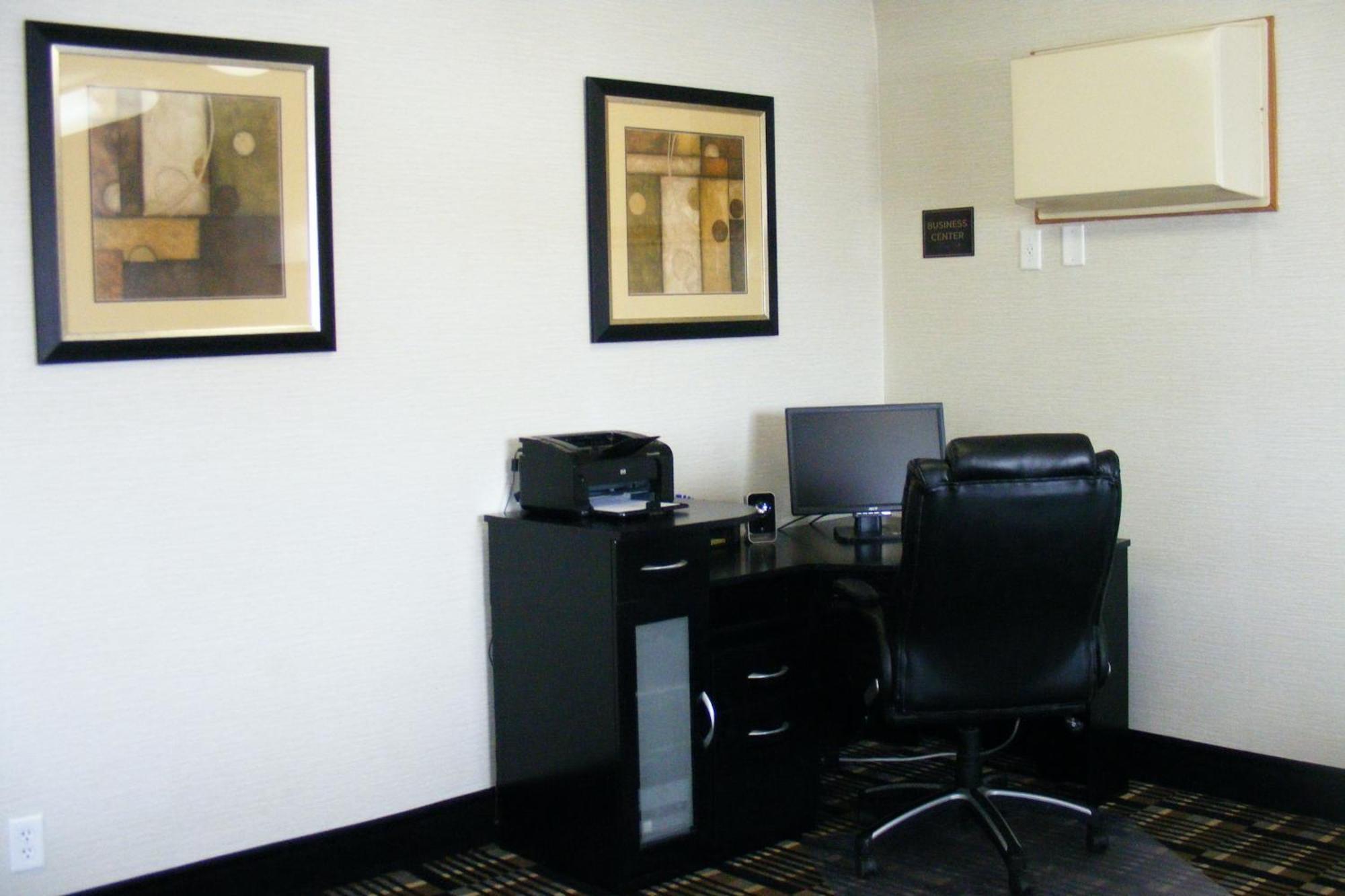 Americas Best Value Inn And Suites Μπίσμπαρκ Εξωτερικό φωτογραφία