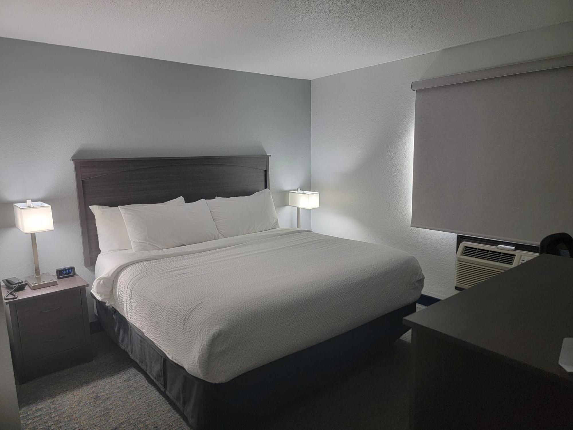 Americas Best Value Inn And Suites Μπίσμπαρκ Εξωτερικό φωτογραφία