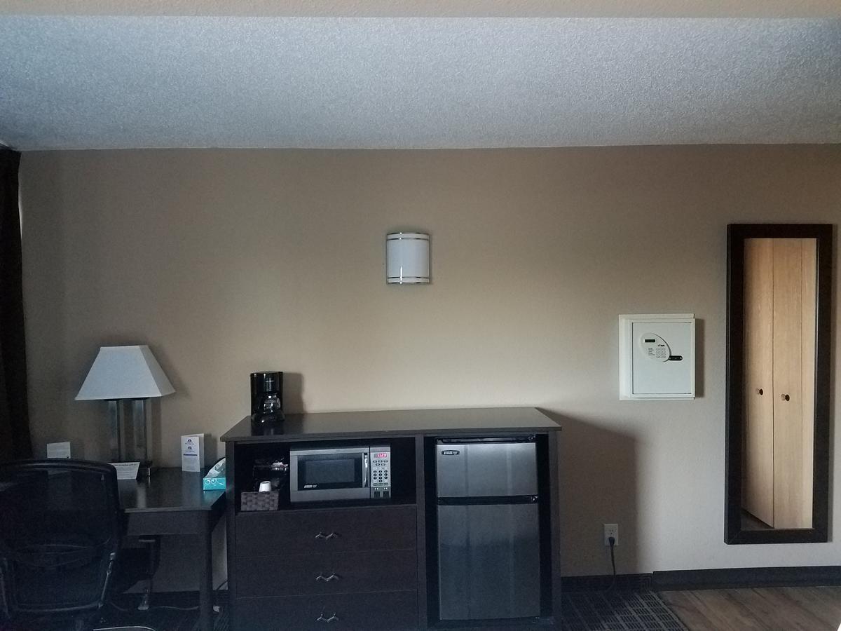 Americas Best Value Inn And Suites Μπίσμπαρκ Εξωτερικό φωτογραφία