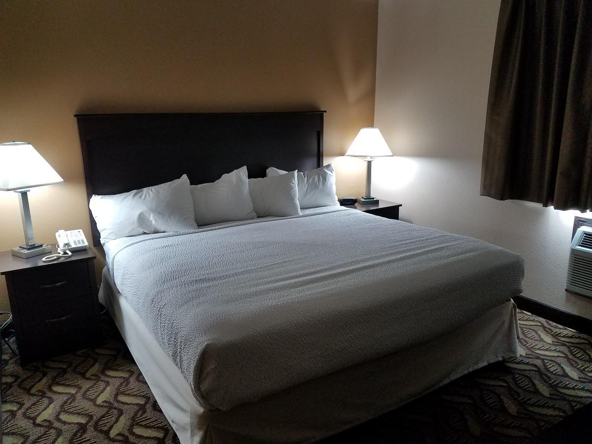 Americas Best Value Inn And Suites Μπίσμπαρκ Εξωτερικό φωτογραφία