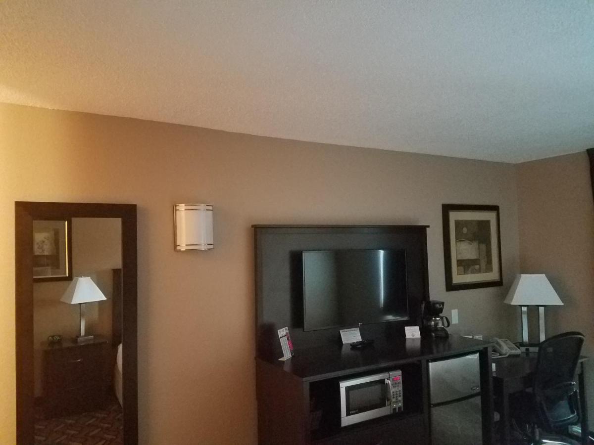 Americas Best Value Inn And Suites Μπίσμπαρκ Δωμάτιο φωτογραφία